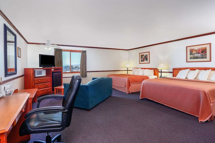 Room 7 of 13