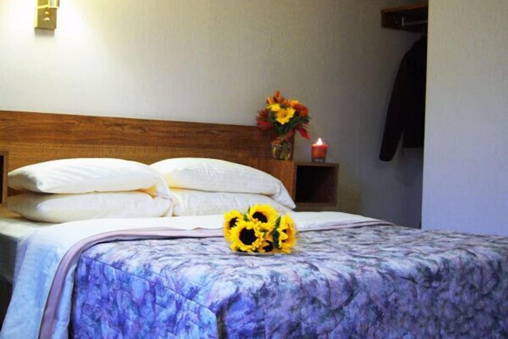 Room 33 of 65