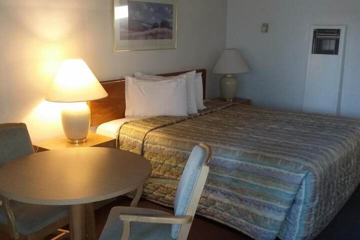 Room 21 of 38