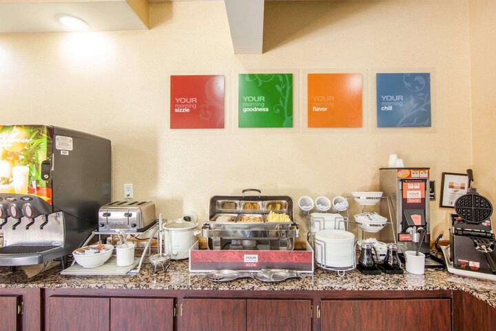 Breakfast/Coffee Service 32 of 35