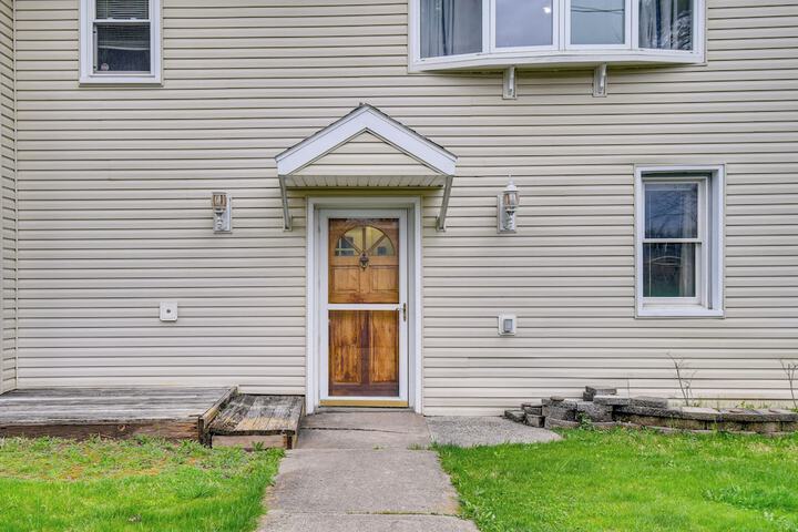 Riverfront Baldwinsville Apartment w / Shared Deck!