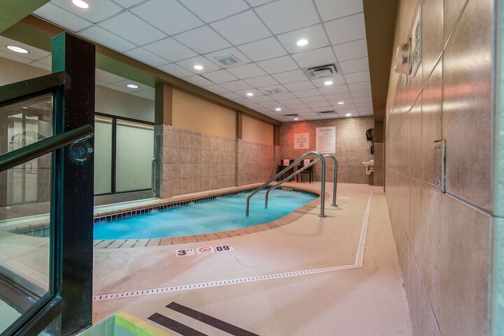 Clarion Hotel Convention Center
