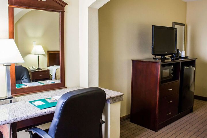 Room 13 of 26