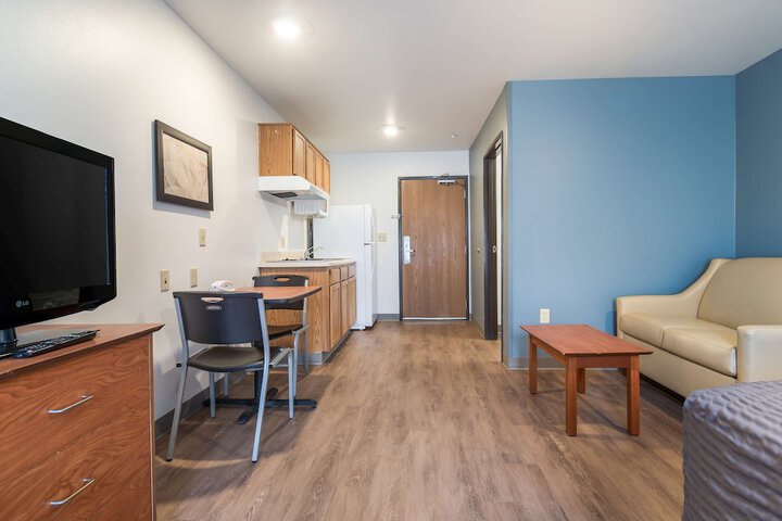 Room 11 of 17