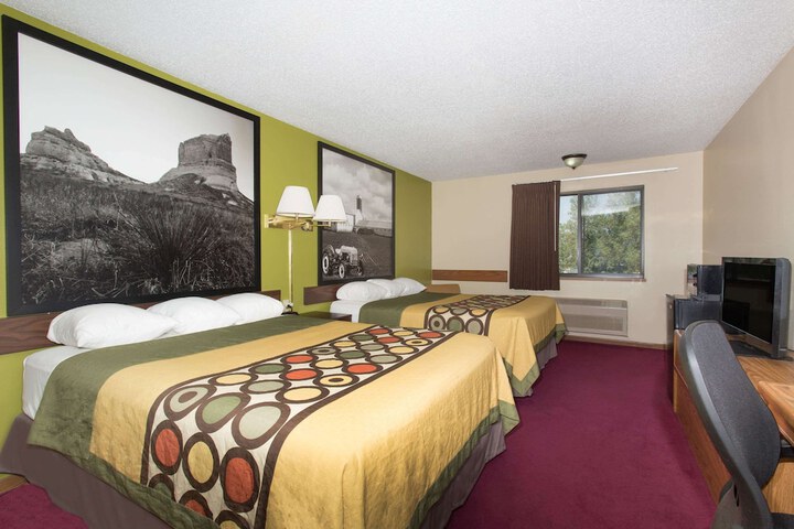 Room 11 of 22