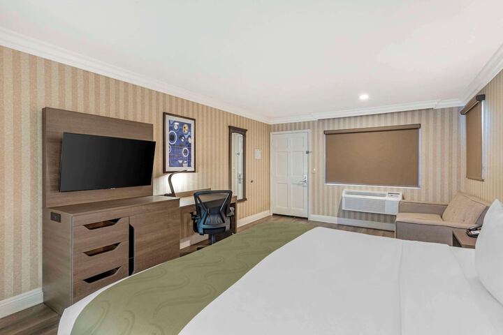 Room 21 of 39
