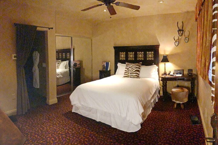 Border House at Crystal Bay Casino