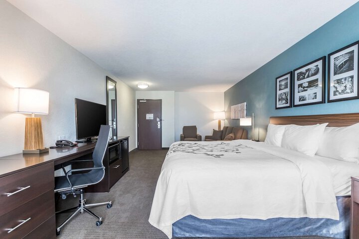 Room 9 of 34