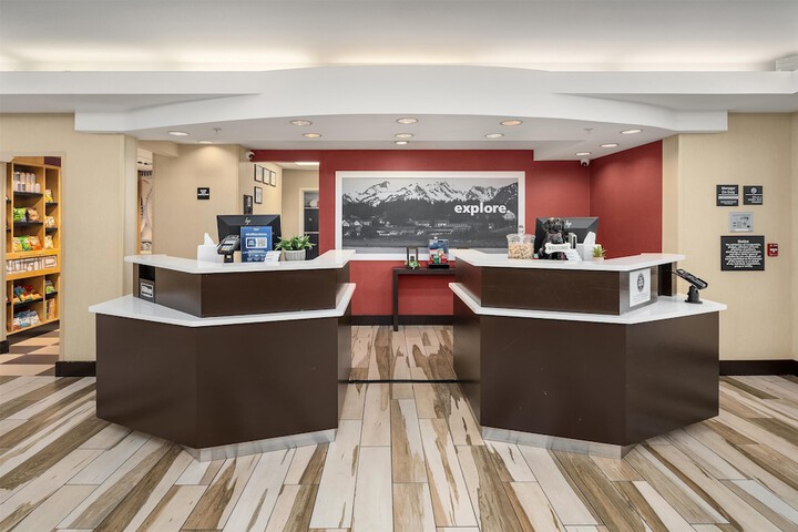 Hampton Inn & Suites Seattle-North / Lynnwood