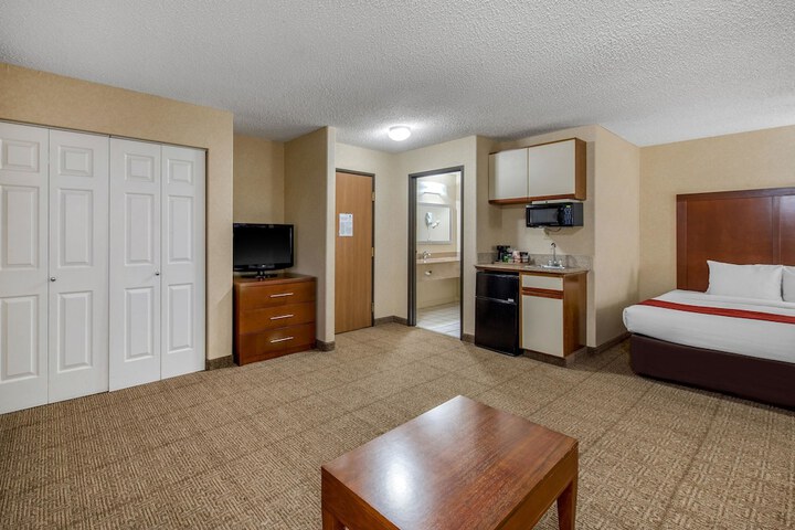 Room 15 of 40