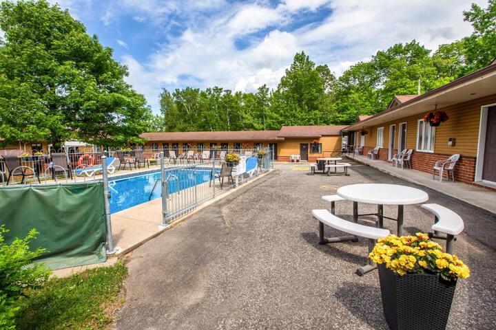 Pool 2 of 28