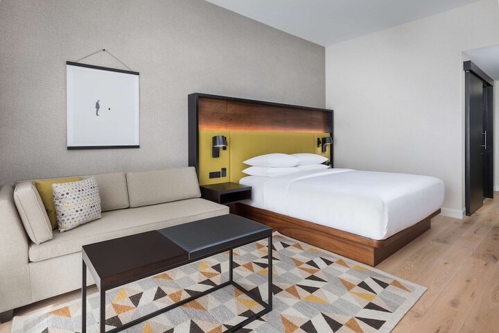 Room 21 of 79