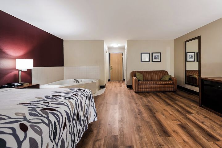 Room 12 of 25