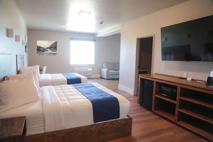 Splash Canyon Hotel