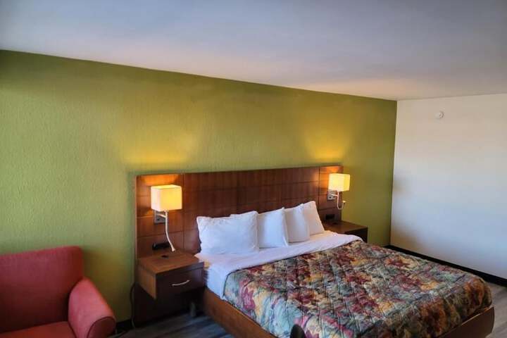 Room 10 of 21