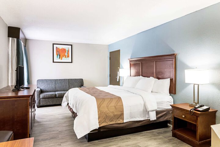 Room 10 of 26