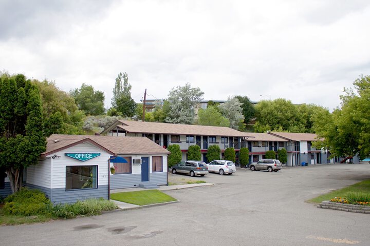 Hotel 7 of 63
