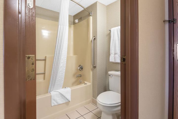 Room 10 of 35