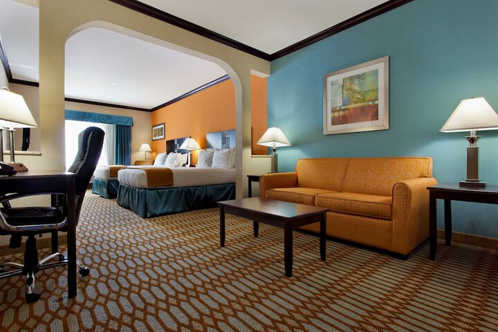 Room 22 of 38