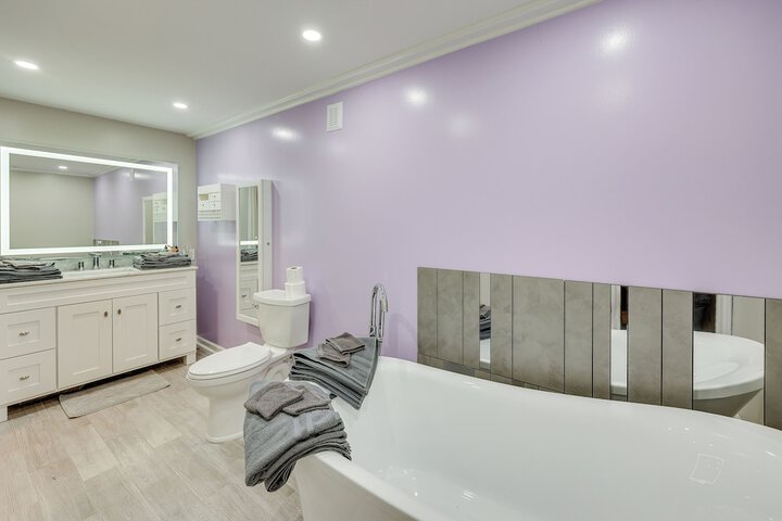Spacious Hot Springs Lakehouse on Lake Hamilton!