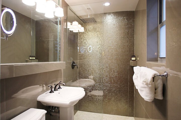 Room 30 of 115