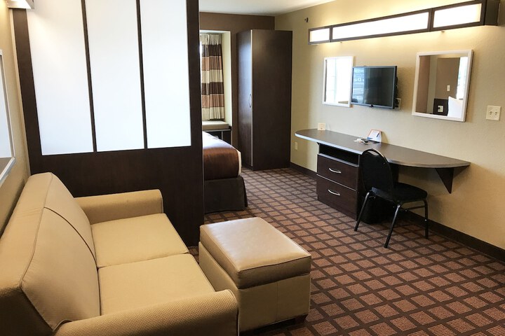 Microtel Inn & Suites by Wyndham Carrollton