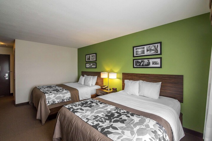 Room 30 of 46