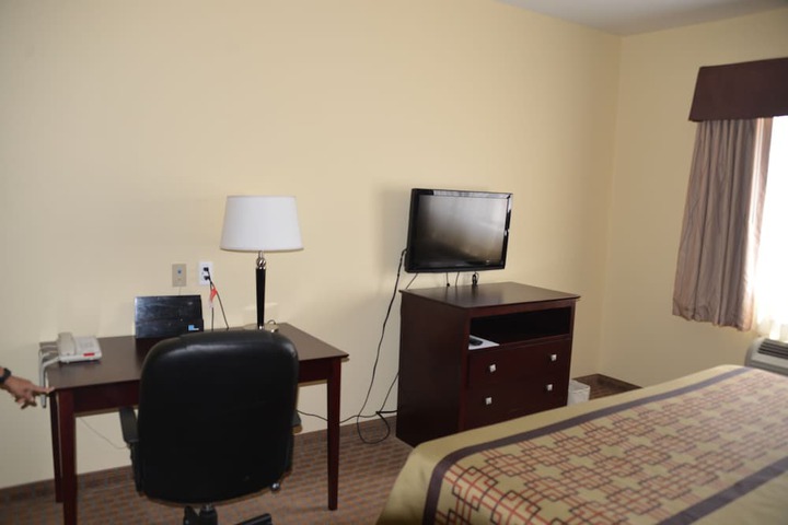 Room 8 of 24