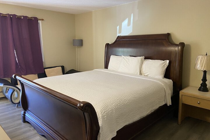 Slumber Lodge Motel