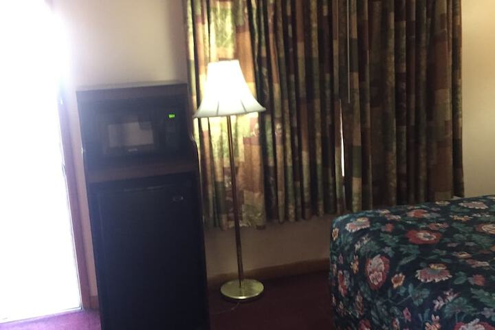 Room 32 of 37