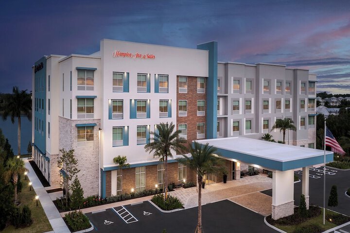 Hampton Inn & Suites Naples South