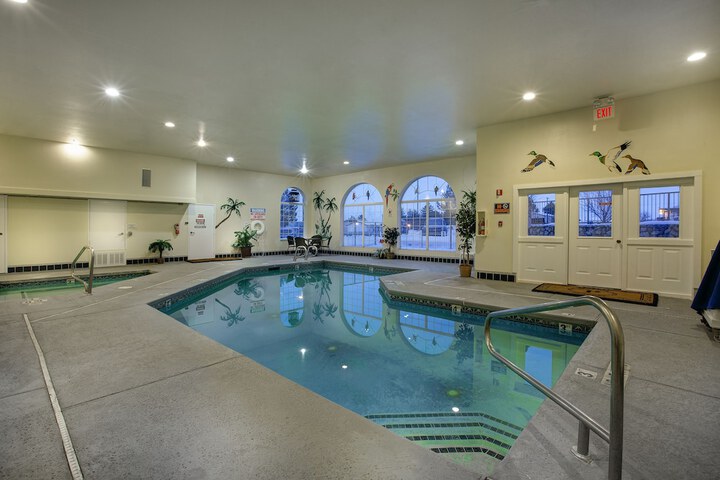 Pool 10 of 41