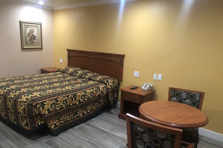 Room 15 of 34