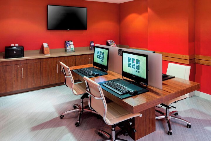 Business Center 42 of 44