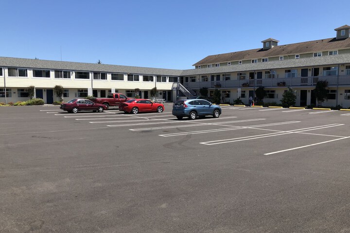 Super 8 by Wyndham Florence OR
