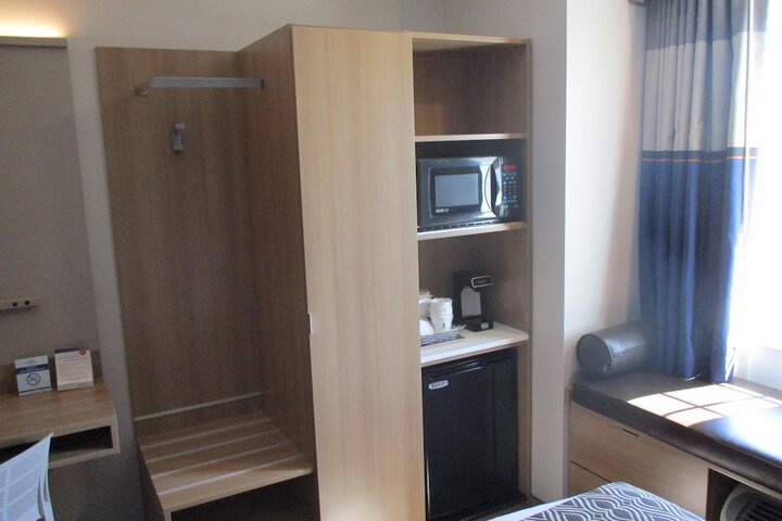 Microtel by Wyndham Vernal / Naples