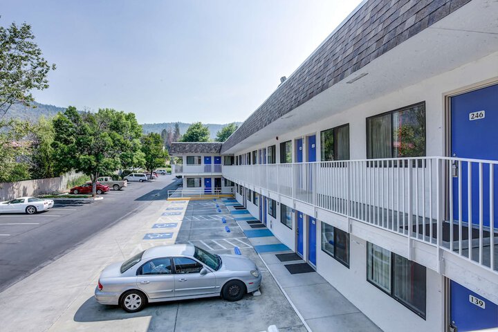Motel 6 Grants Pass OR