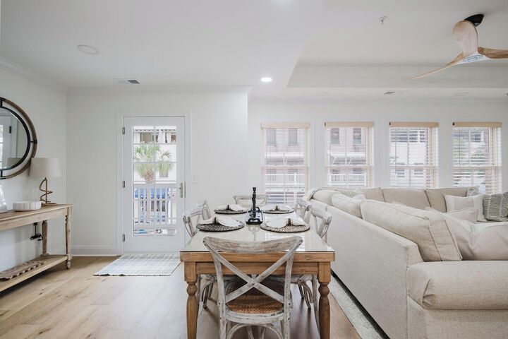 Lowcountry Landing! 3-story Townhouse in Old Towns Promenade
