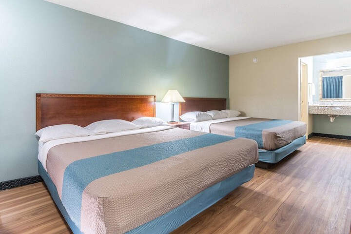 Motel 6 Kenly NC