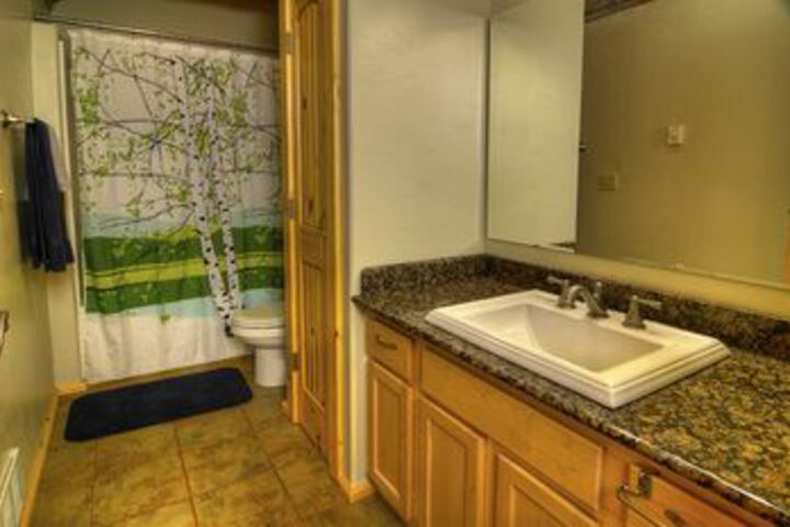 Tall Timbers Lodge Cabin with Hot Tub