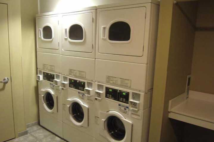 Laundry 25 of 28