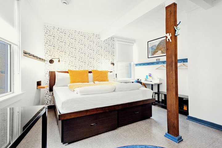 Room 88 of 158