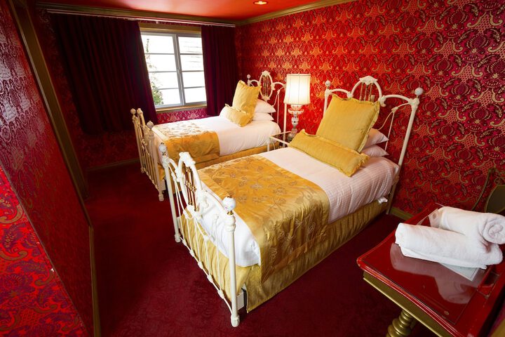 Room 104 of 461