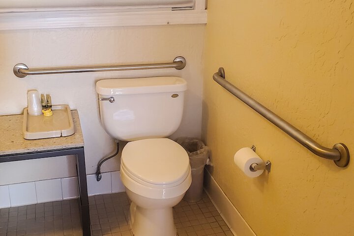 Room 21 of 48