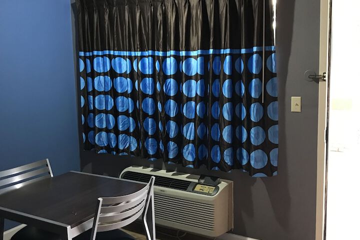Room 53 of 68