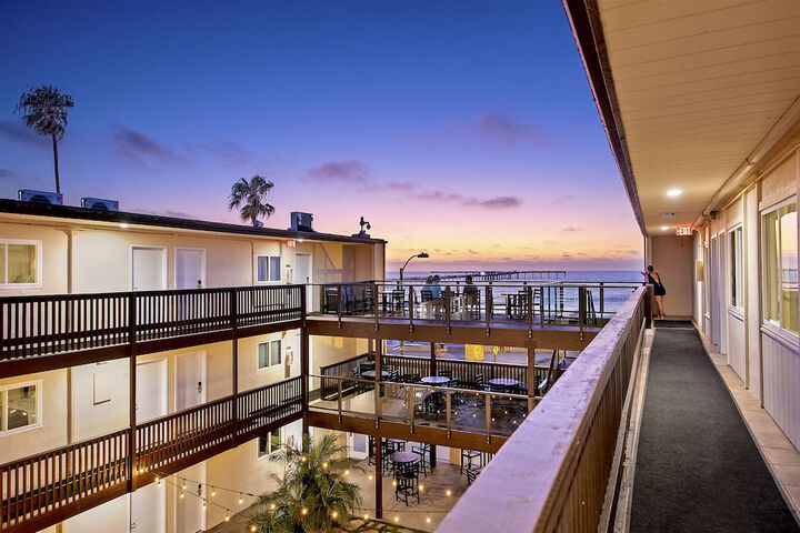 Hotel Exterior 59 of 69