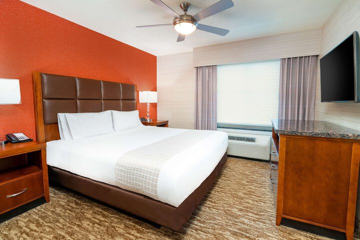 Room 34 of 50