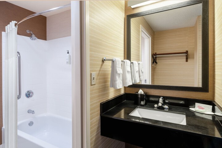 Room 32 of 39