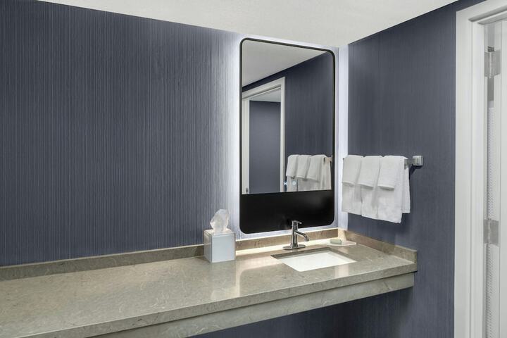 Courtyard by Marriott Cleveland Airport South