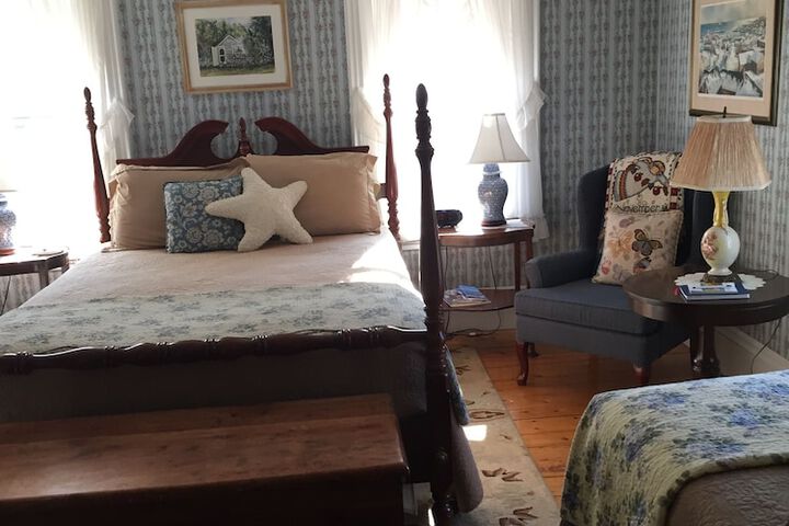 Room 13 of 28